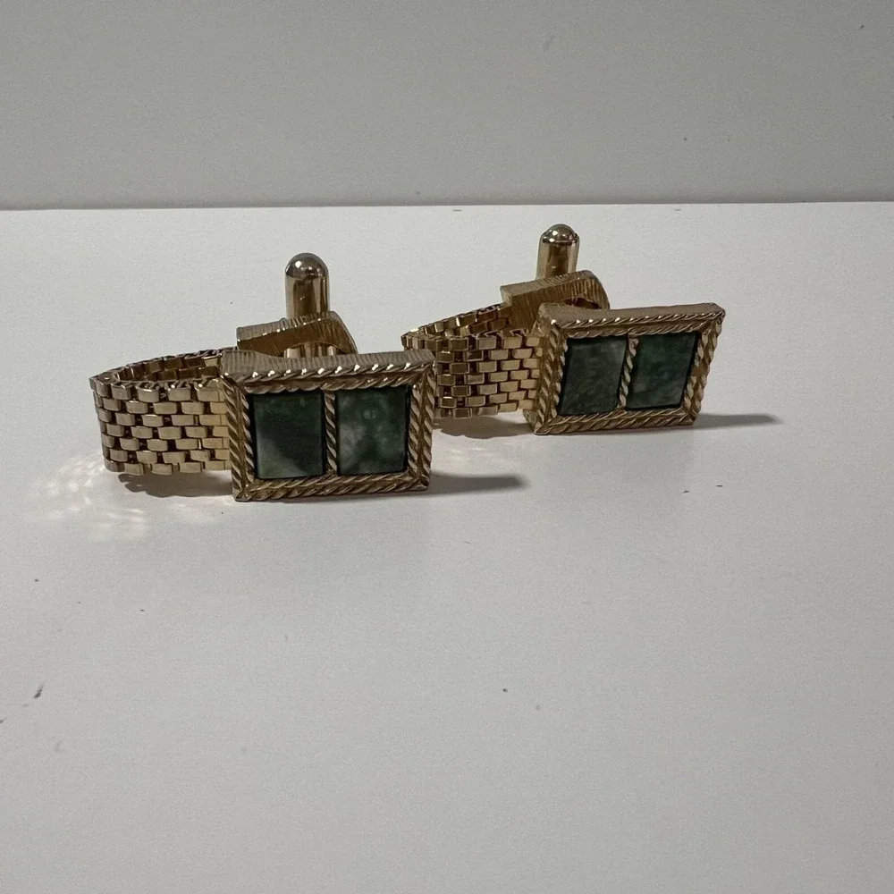 VTG Swank Gold Tone Cufflinks pair‎ of green rectangular stones mesh wrap bullet